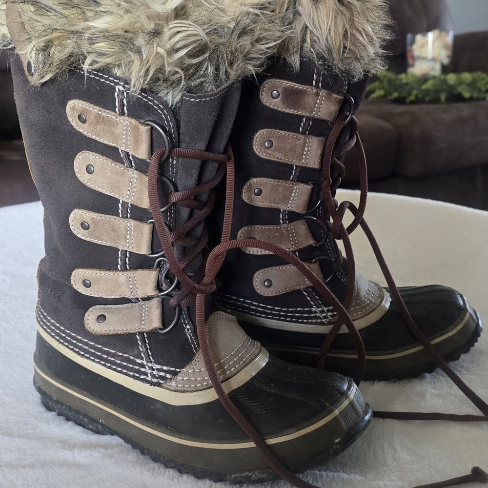 Sorel Joan Of Arctic Women's Brown Faux Fur-Trim Winter Lace-Up Boots